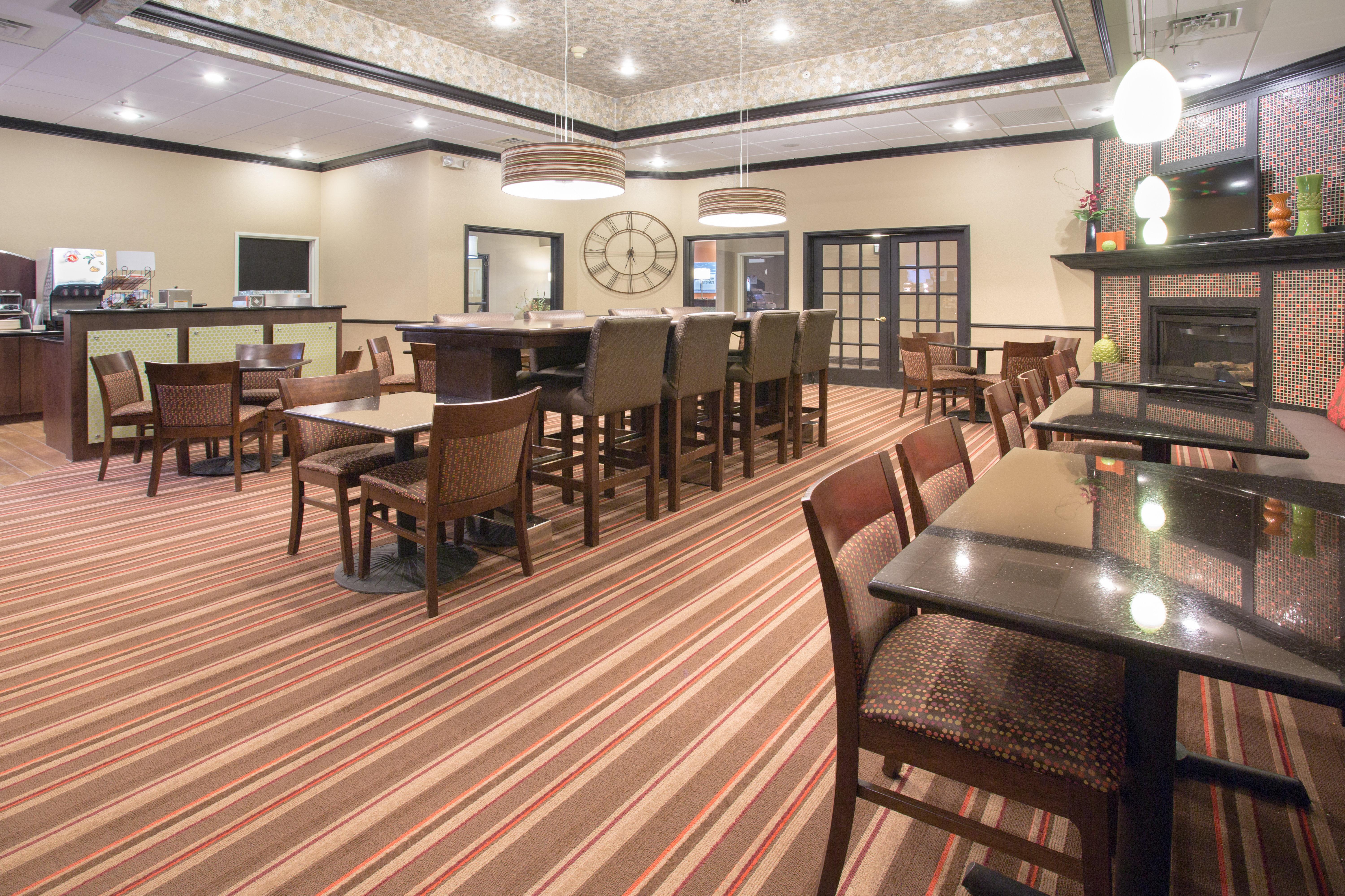 Holiday Inn Express Hotel & Suites Lexington By Ihg מראה חיצוני תמונה