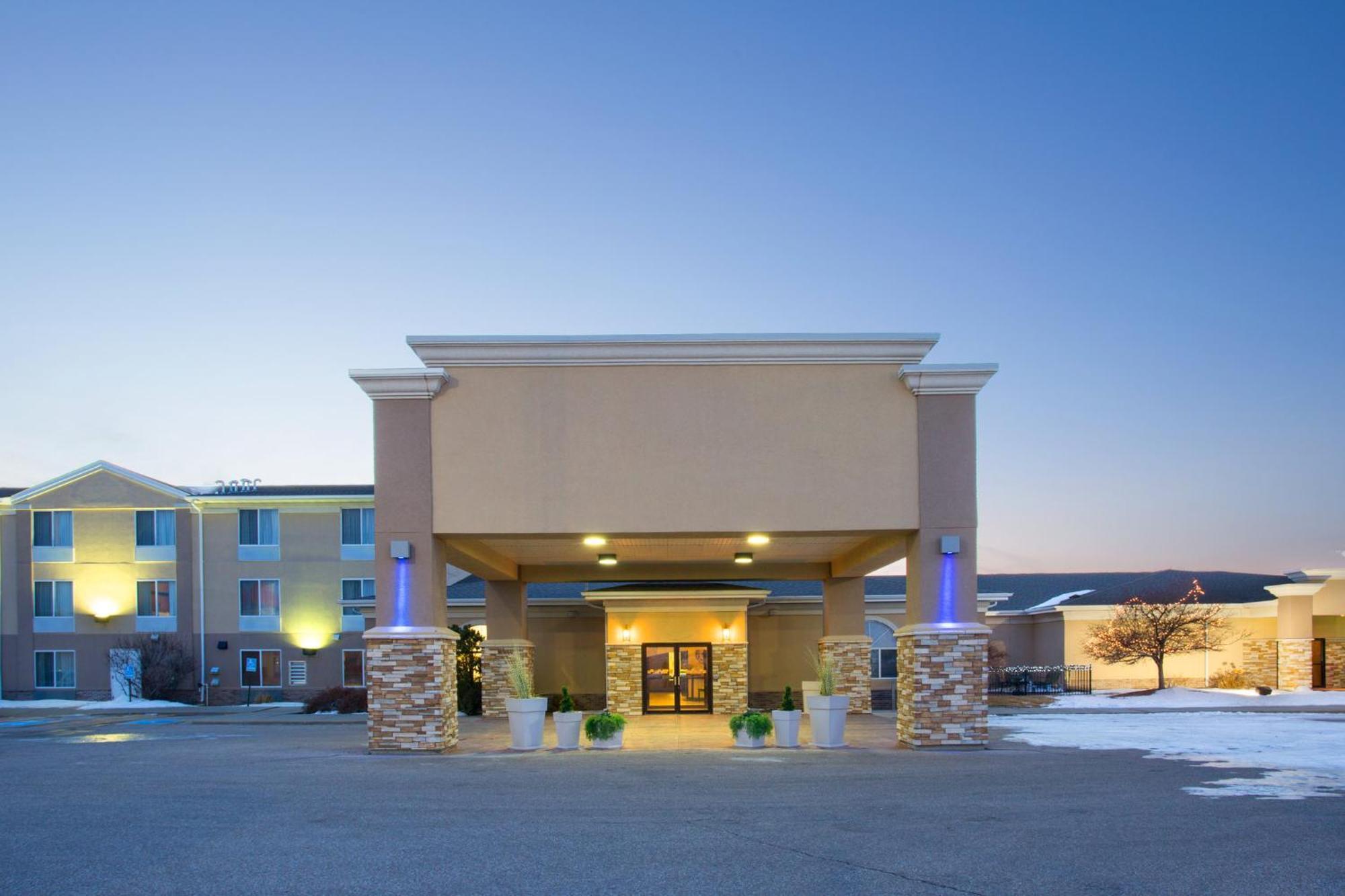 Holiday Inn Express Hotel & Suites Lexington By Ihg מראה חיצוני תמונה